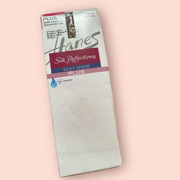 Hanes Silk Reflections Plus Knee Highs Enhanced Toe One Size 2 pair Barely There - Picture 9 of 16